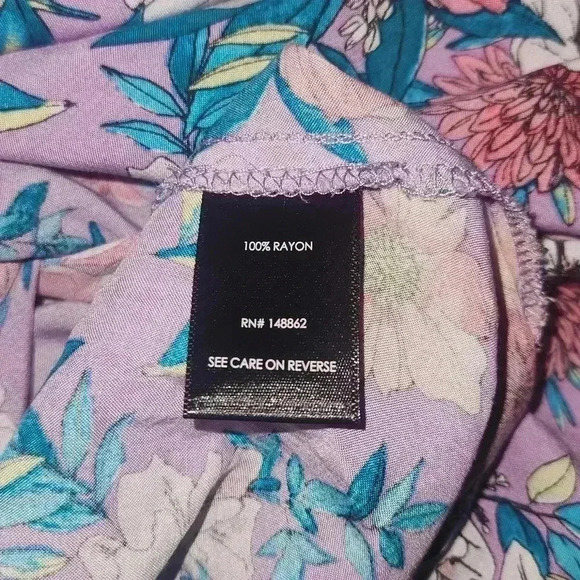 Torrid Harper Flowy Floral Lavender Blouse Women's 1X - Picture 9 of 9